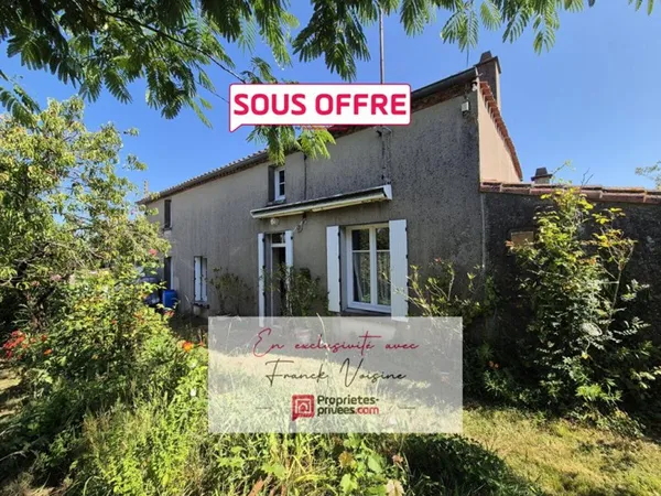 A VENDRE en Exclusivité à Vendrennes, Maison à rénover de 58 m2 env avec 1 chambre et 2 greniers sur