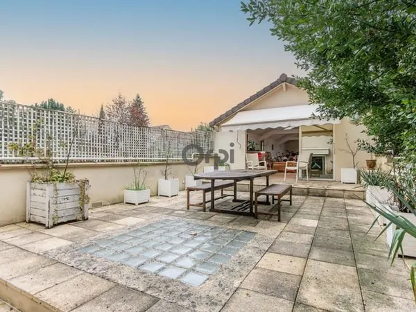 Maison 5 pièces 160 m²