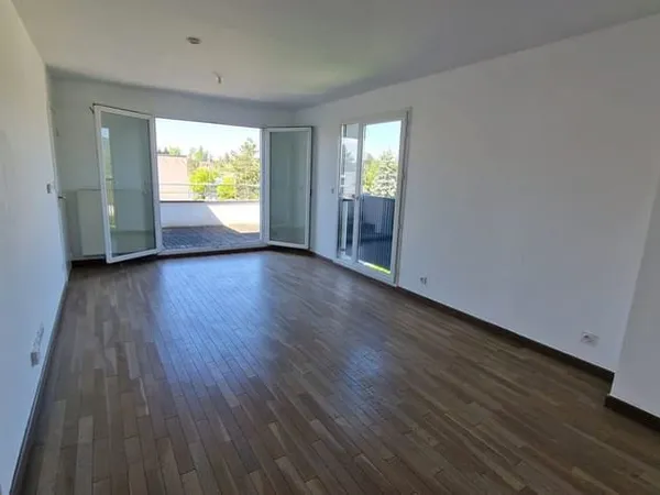 ÉCULLY -T2 54,10 m² - TERRASSE - PARKING