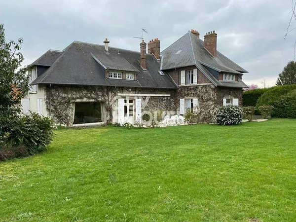 Sur 1 Ha, Maison de campagne et Corps de ferme.