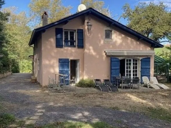 Maison 6 pièces 253 m²