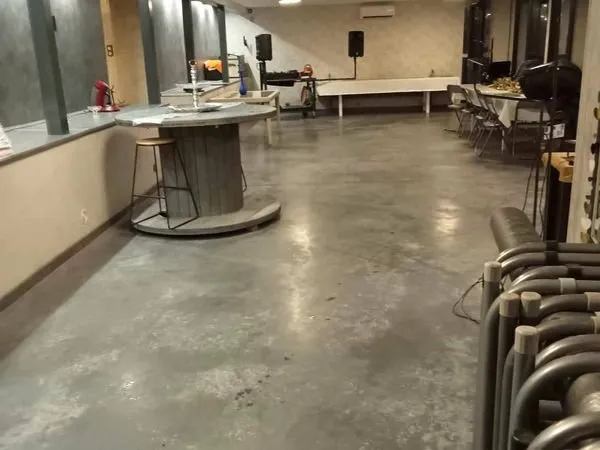 Salle 100m2