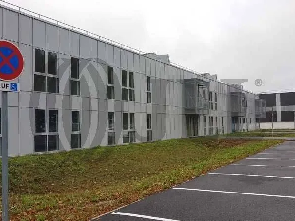 Bureaux 766 m²