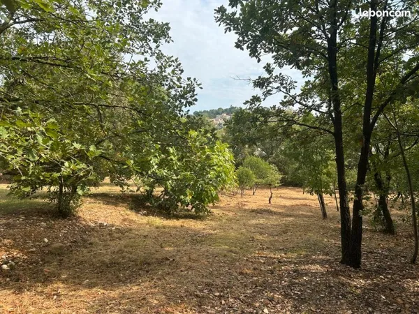 Terrain constructible 1300m2