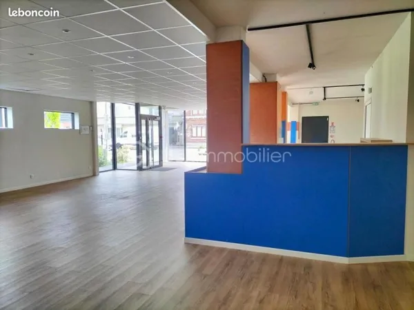 Local commercial 192 m²