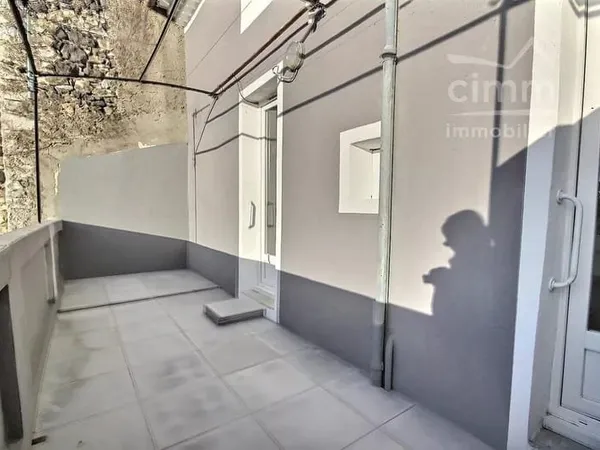 APPARTEMENT F3 avec cave et terrasse