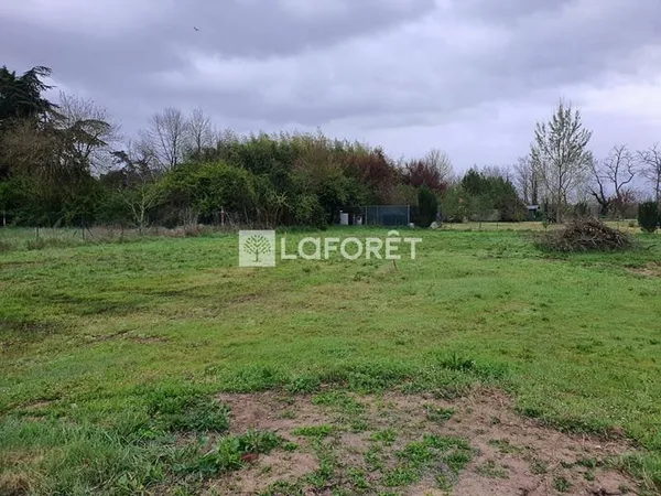 Terrain à bâtir 10 minutes au nord de Fronton, 1130 m²