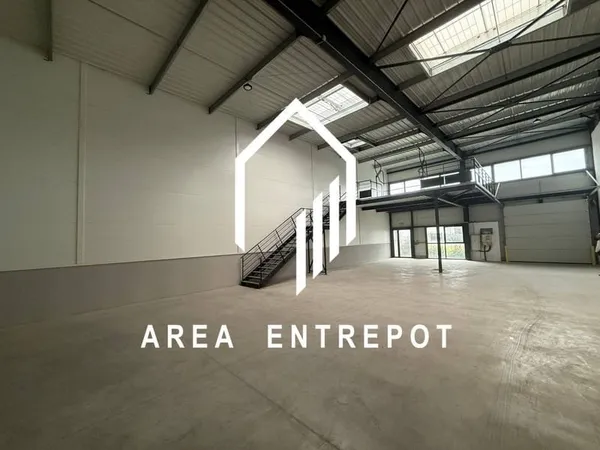 Local d'activité 280 m²