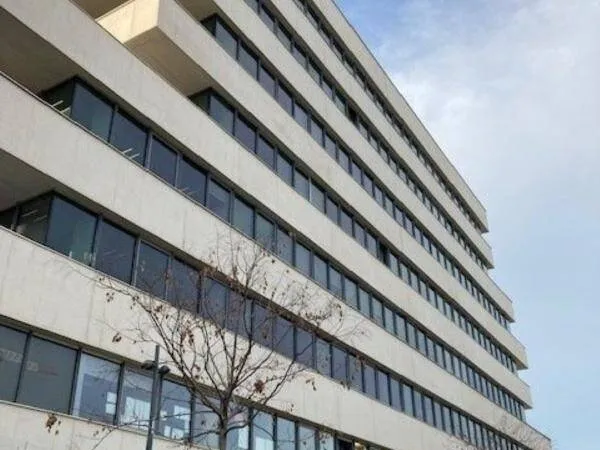 Bureaux 682 m²
