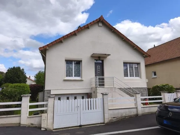 maison située dans le centre de Combourg