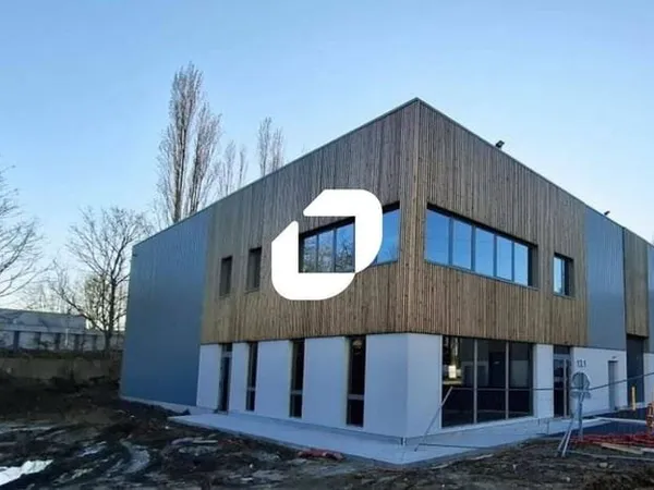 Local d'activité 700 m²