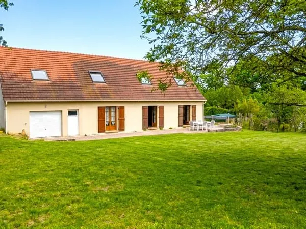 Maison familiale lumineuse avec grand terrain, excellent DPE