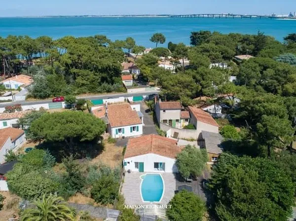 Maison 8 pièces 237 m²