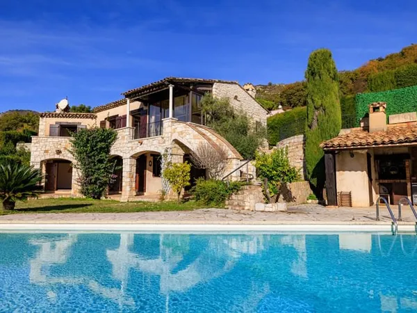SOUS COMPROMIS - EXTREMEMENT RARE : Magnifique villa en pier
