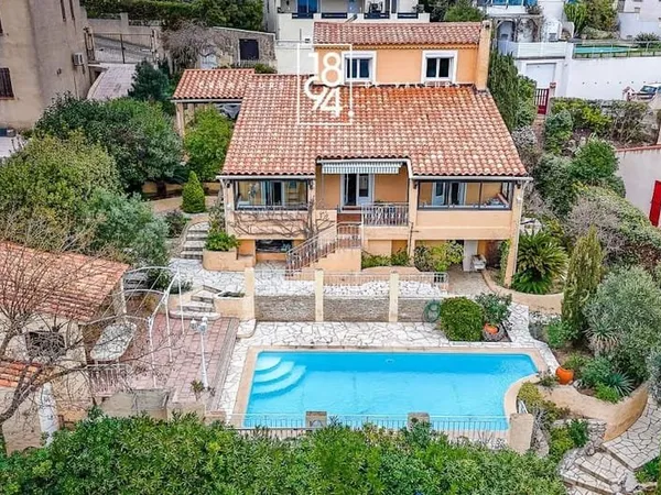 Villa 4 pièces 145 m²