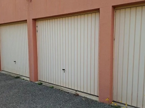 Part. Vds Garage Fermé 12.5 m2 à Grasse