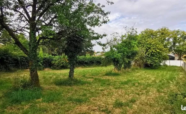 Terrain constructible 724m² - Vérines (17540)