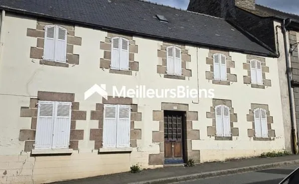 MAISON DE BOURG A RENOVER