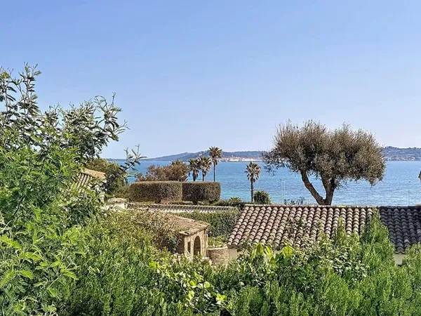 Villa Provençale Avec Grand Terrain Proche Plages À Vendre À Grimaud Beauvallon - Golfe De Saint Tro