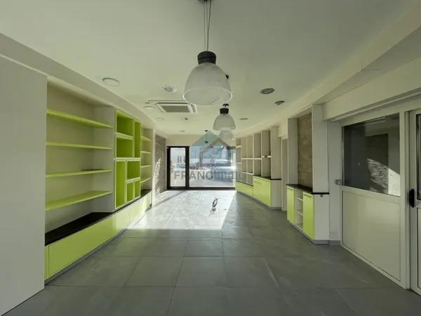 LOCAL COMMERCIAL OU PROFESSIONNEL