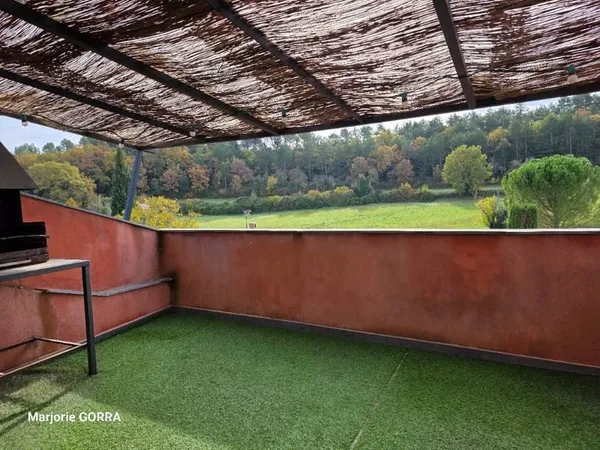 RIANS APPARTEMENT T3 AVEC TERRASSE