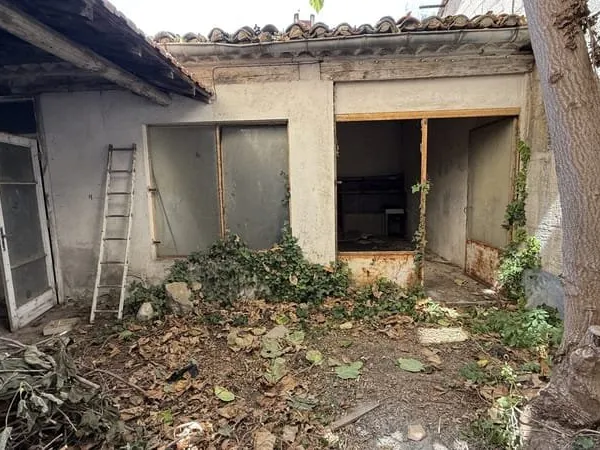 Maison à renover de 45 m2 avec jardin de 47 m2 Quartier Ca