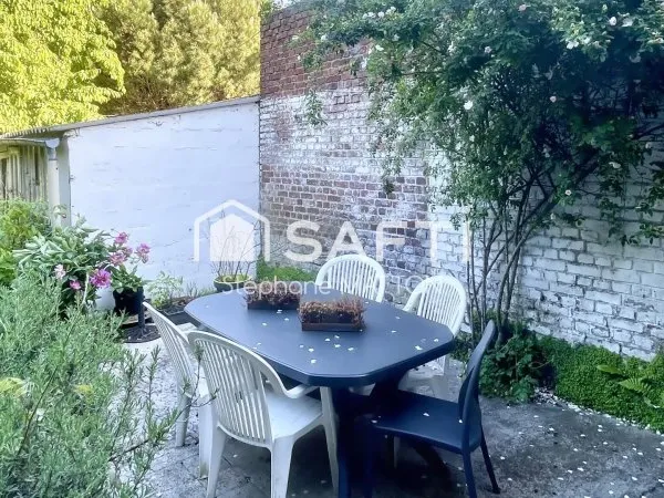 Maison avec jardin et garage