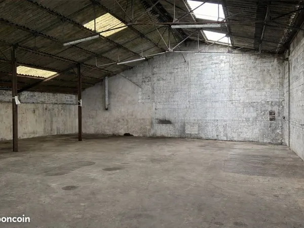 Maison rénovée 150 m² - 5 chambres - Hangar 240 m² - Idéal investisseur