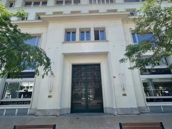 Bureaux 1368 m²