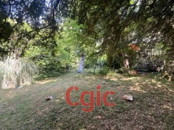 Terrain constructible 804 m²