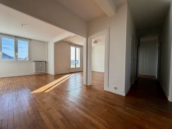 Bel appartement 4 pièces rénové et lumineux, idéalement situ