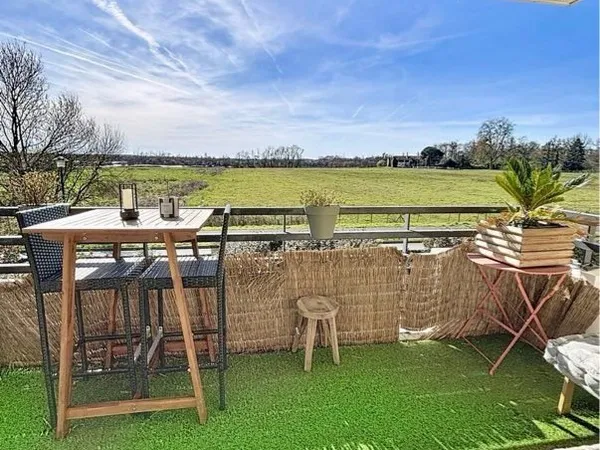 Appartement T3 - Vue campagne & piscine