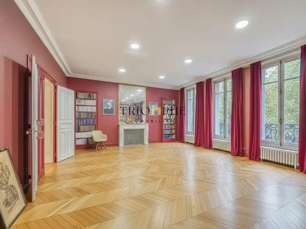 Appartement 7 pièces 185 m²
