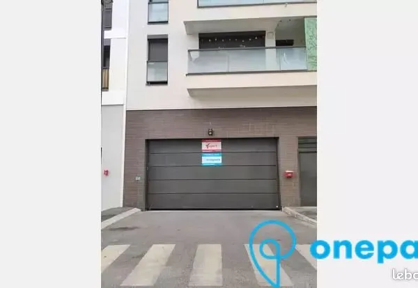 Parking/box 12 m² BOIS COLOMBES