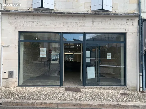 Local commercial 77 m² JONZAC