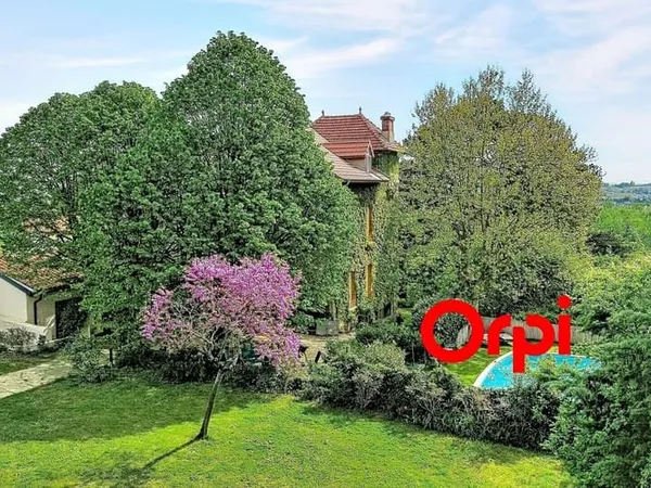 Maison 11 pièces 355 m²