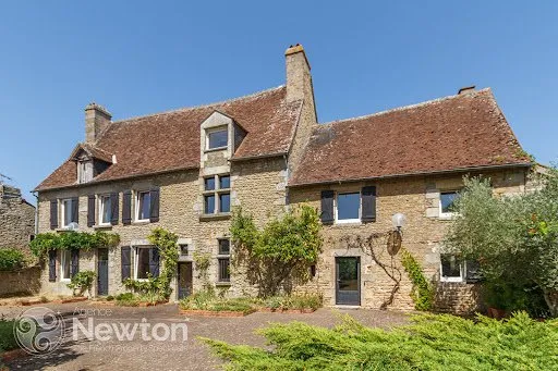 Maison 14 pièces 340 m²