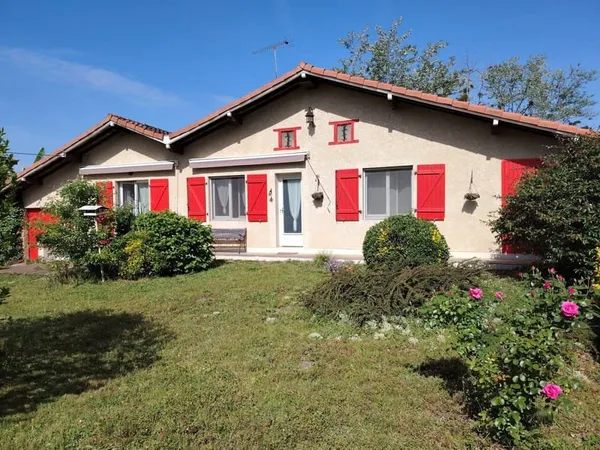 Ferme début 20ème siècle rénovée sur terrain 9007 m2