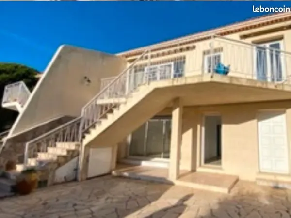Sanary sur Mer particulier vend double appartement 144 m2 595000 m2