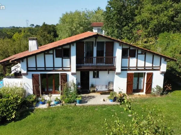 Maison de 200 m² à Ascain (près de Saint-Jean-de-Luz)