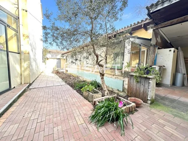 A VISITER SUR AVIGNON, MAISON DE 90 M² AVEC SON ANNEXE 60 M² ET PAVILLON 61 M²