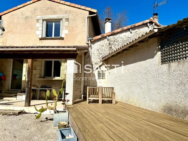 Au calme, 4 chambres, entièrement rénovée, grande dépendance
