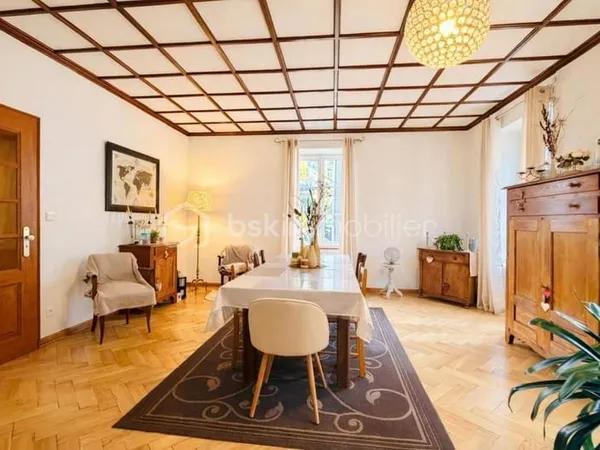 Maison 8 pièces 220 m²