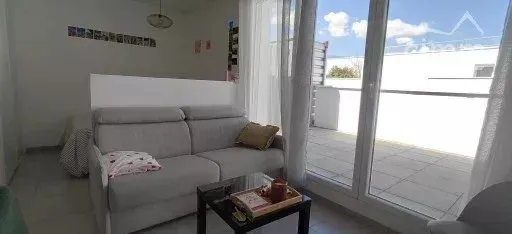 Studio de 32 m2 avec terrasse de 32 m2 et parking privé