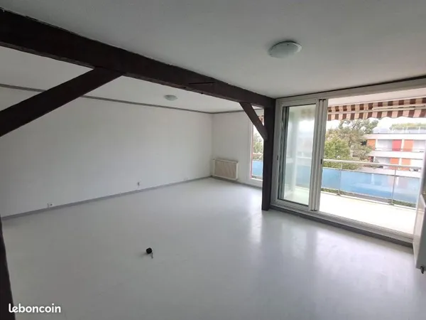 Appartement T3 plus 80m2
