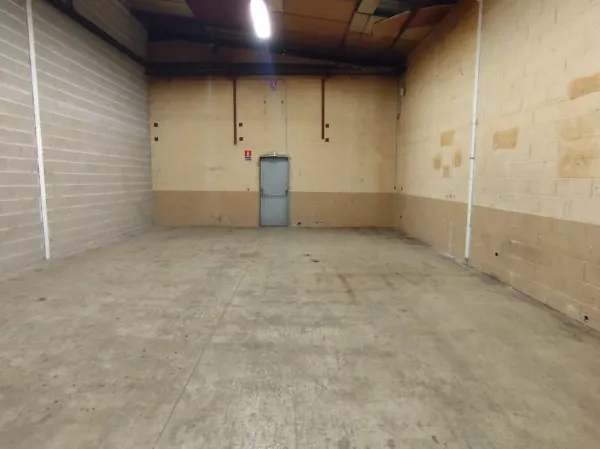 Local professionnel 167 m²