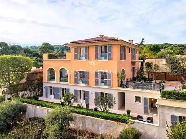 Villa 650 m²
