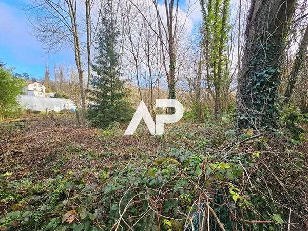 Terrain 611 m²