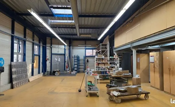 Local stockage industriel