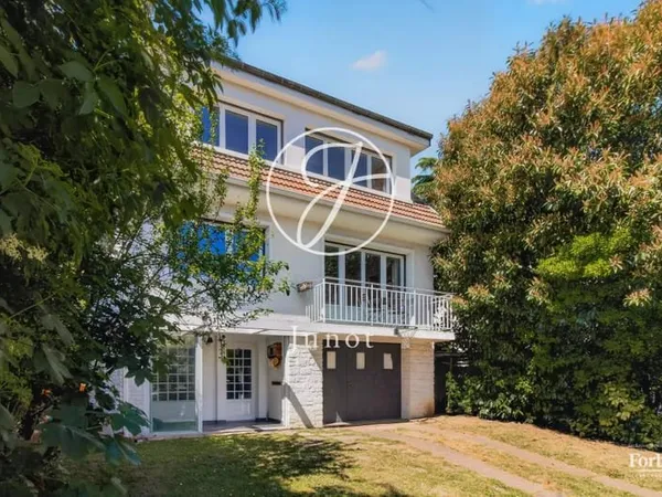 Louveciennes - LE VILLAGE - Maison 180 m² - 4/5 chambres - Terrain 650 m²